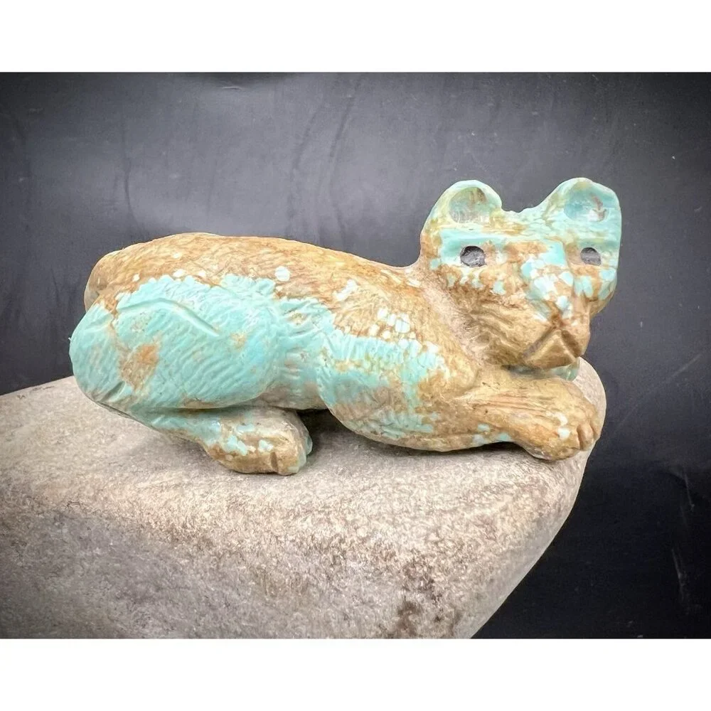 ZUNI FETISH Carved Turquoise Mountain Lion by Josh Mecale NATIVE AMERICAN - Picture 1 of 10